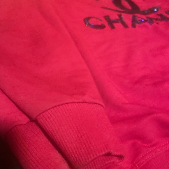 Children’s red girl sweater. - Picture 8 of 9